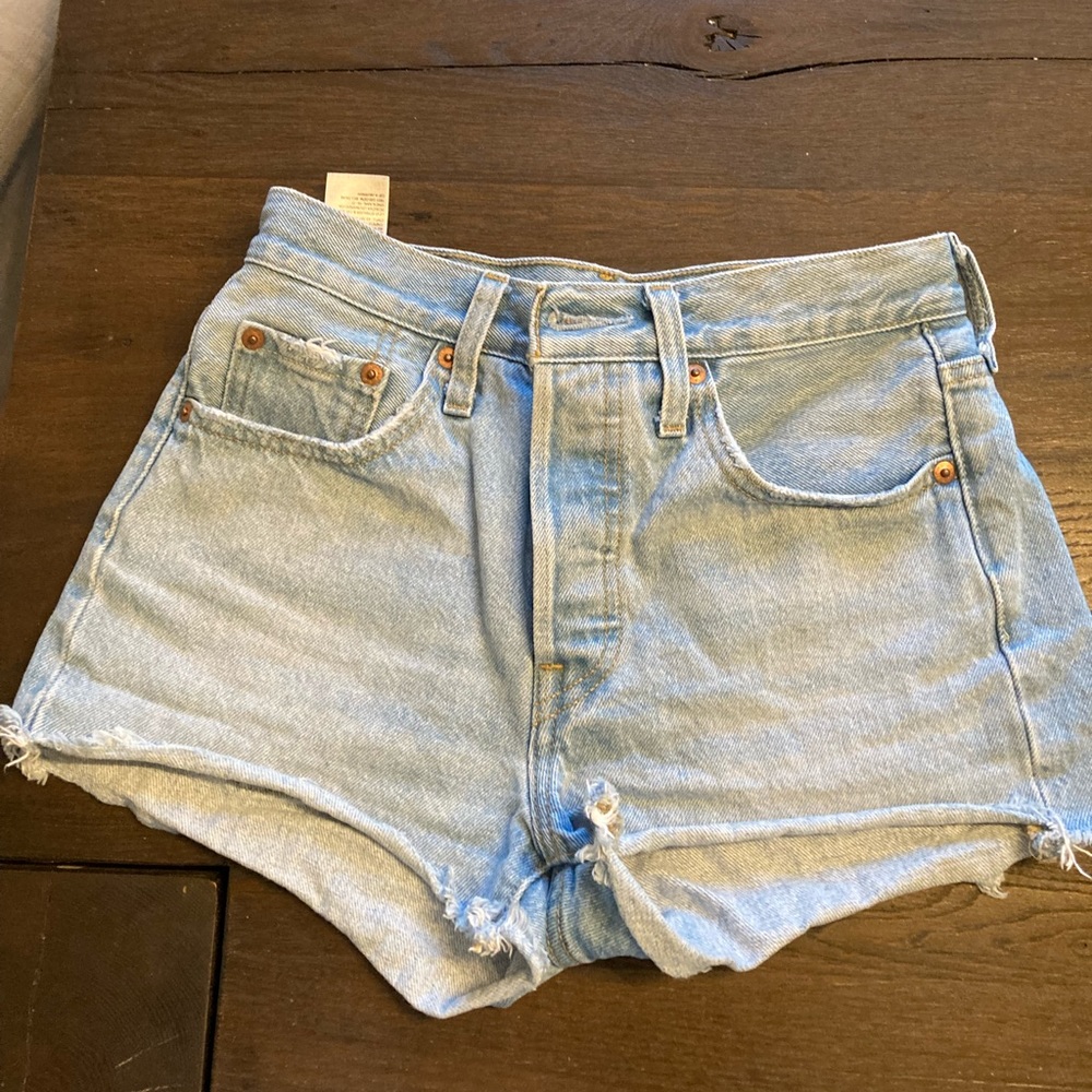Levi’s 501 high waisted shorts size 24